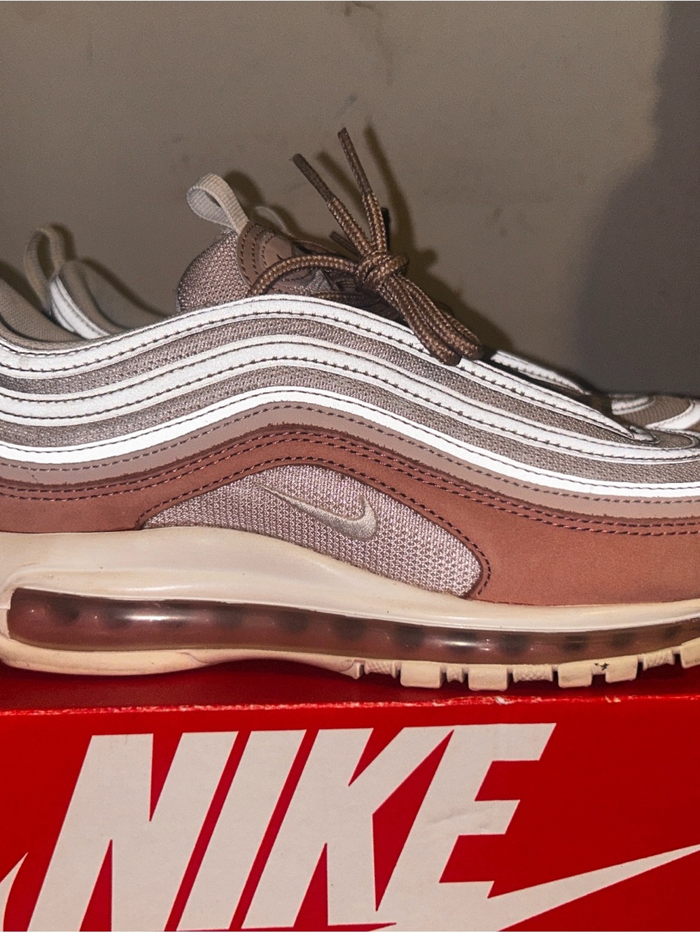 Nike Men’s Air Max 97 in pink and White